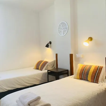 Paradise Holidays 2 Bedrooms & Sea View, Cristianos, Tenerife Apartament *