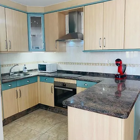 Paradise Holidays 2 Bedrooms & Sea View, Cristianos, Tenerife Apartament