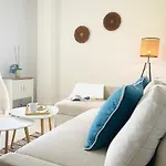 Paradise Holidays 2 Bedrooms & Sea View, Cristianos, Tenerife Apartment