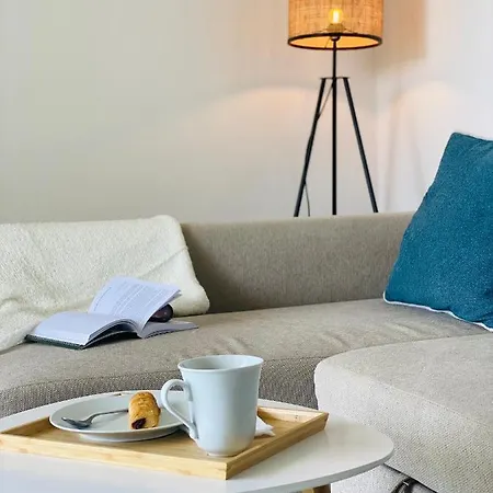 Paradise Holidays 2 Bedrooms & Sea View, Cristianos, Tenerife أرونا