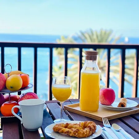 Paradise Holidays 2 Bedrooms & Sea View, Cristianos, Tenerife Lägenhet *