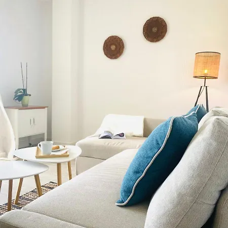 Paradise Holidays 2 Bedrooms & Sea View, Cristianos, Tenerife Lägenhet