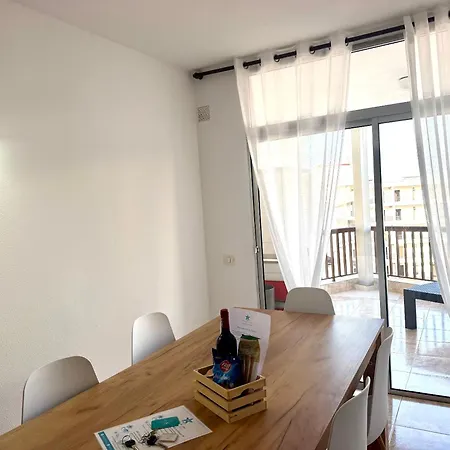 Apartament Paradise Holidays 2 Bedrooms & Sea View, Cristianos, Tenerife Los Cristianos (Tenerife)