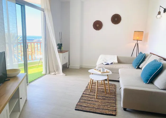 Paradise Holidays 2 Bedrooms & Sea View, Cristianos, Tenerife * 阿罗纳
