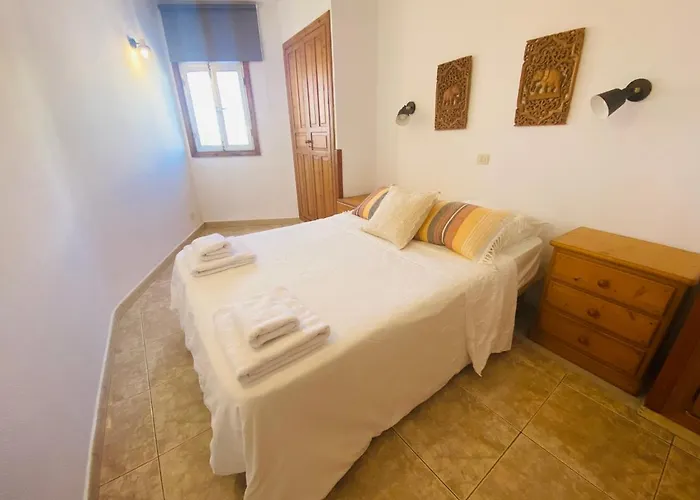 Paradise Holidays 2 Bedrooms & Sea View, Cristianos, Tenerife Apartmán Arona (Tenerife)